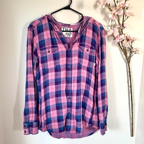 Aritzia Tops - ARITZIA / TNA / HOODED PLAID BUTTON UP